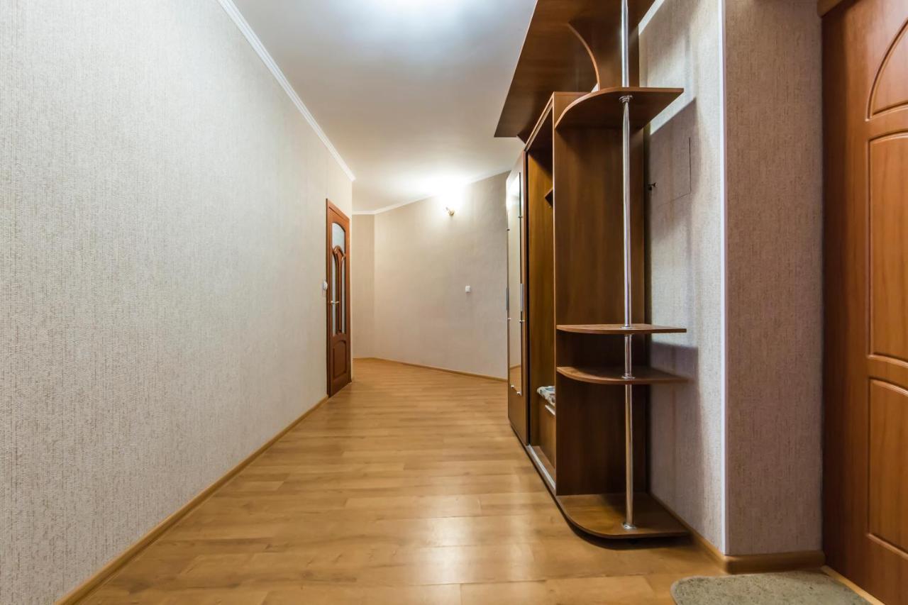 Комфортная Двухкомнатная Квартира Возле Метро Академгородок Kiev Exterior foto