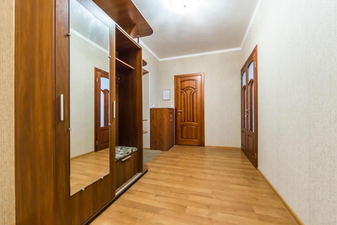 Комфортная Двухкомнатная Квартира Возле Метро Академгородок Kiev Exterior foto
